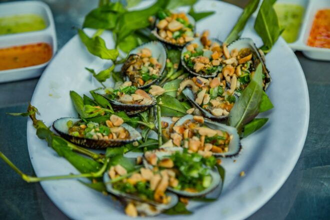 Saigon: Street Food Tasting & Sightseeing Tour by Motorbike - Tour Experience