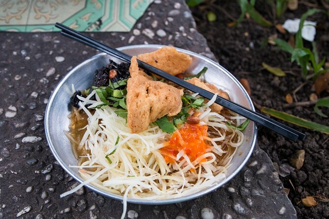 Saigon Street Food Walking Tour With Local Student - Overview of Saigon Street Food Tour