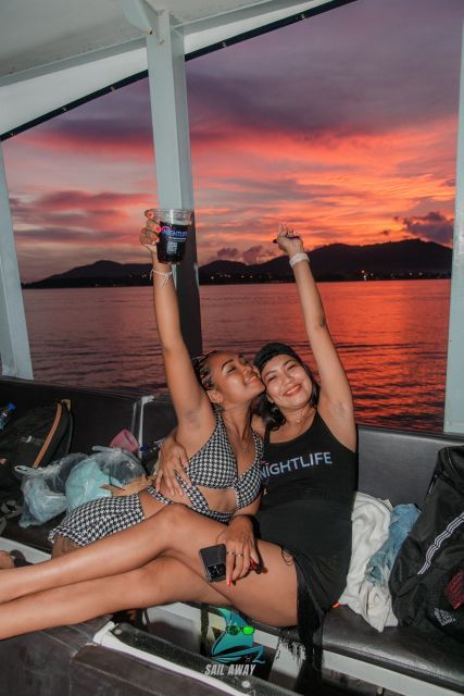 Sailaway Phuket Boat Party - Boat Capacity and Environment