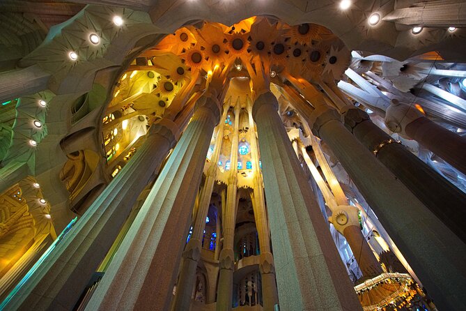 Sailing Experience, Sagrada Familia and Casa Battló Small Group Tour - The Sum Up