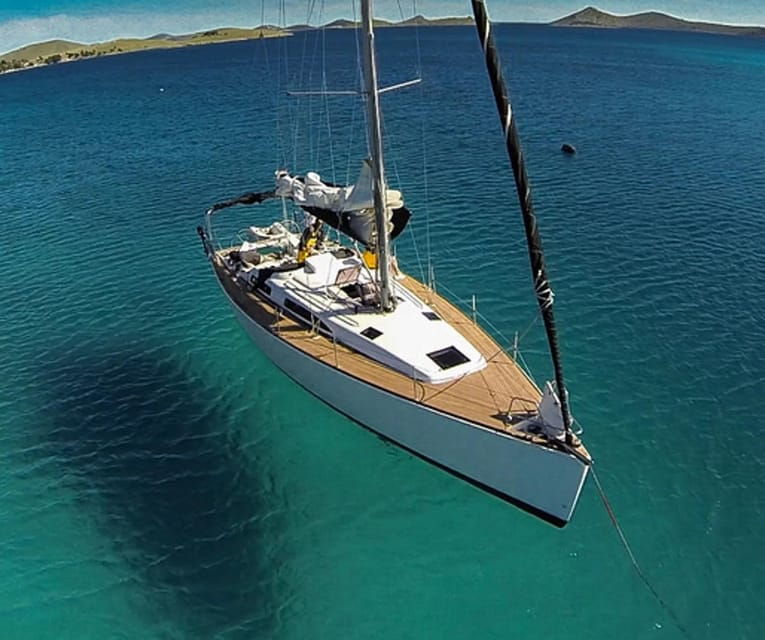 Sailing Island hopping with drinks - Good To Know