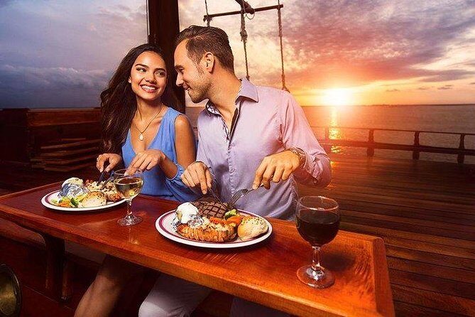 Sailing & Romantic Dinner: Cancún Lagoon Wonderful Date" - Introduction