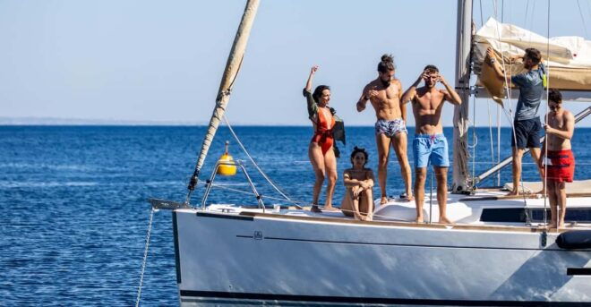 Sailing Tour: From Catania to Aci Trezza - Onboard Experience and Amenities