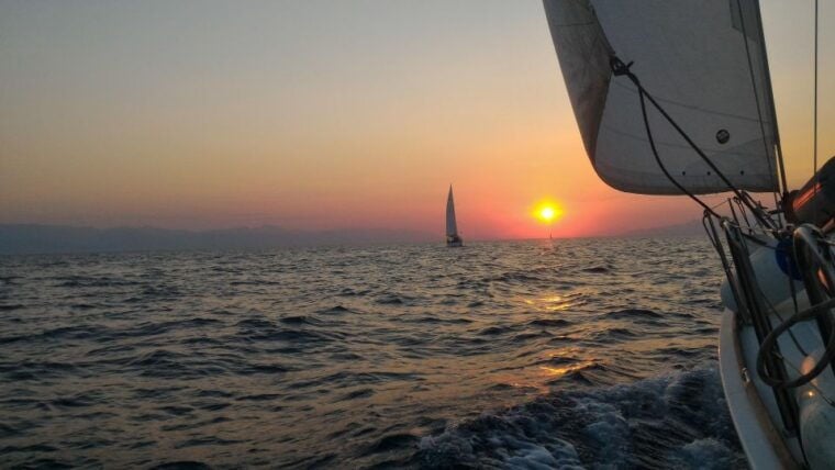 Sailing Tour in Barcelona - Vessel and Amenities