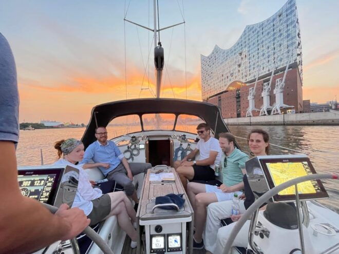 Sailing Trip the Elbe by Night, Hamburg/Elbe - Meeting Point Location