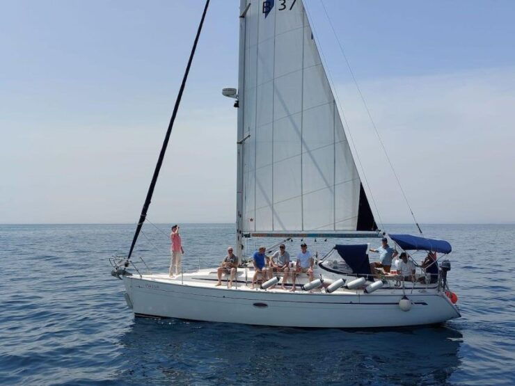 Sailing Yacht Sashi - Luxury Sightseeing - Language Options and Location