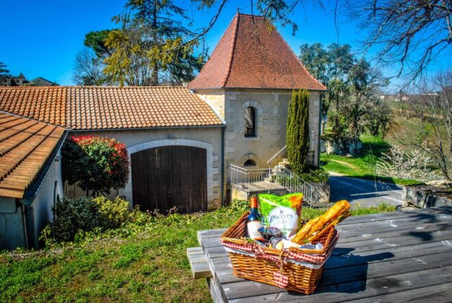 Saint-Emilion: 2 Guided Winery Visits & Picnic Lunch - Customer Reviews