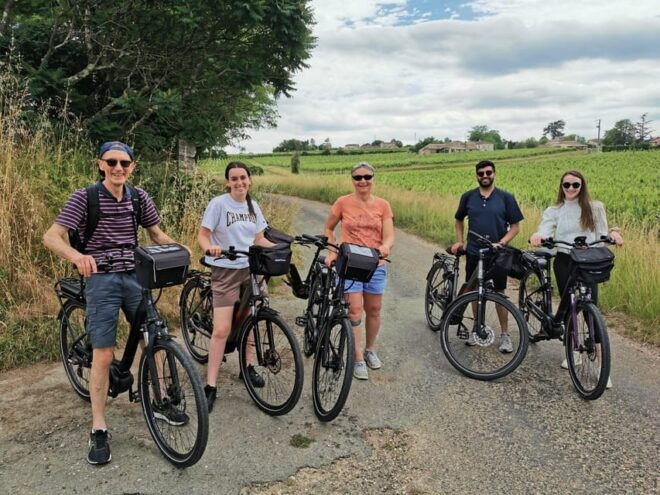 Saint-Emilion E-Bike Wine Tour - 2 Wineries & Picnic Lunch - E-Bike Essentials