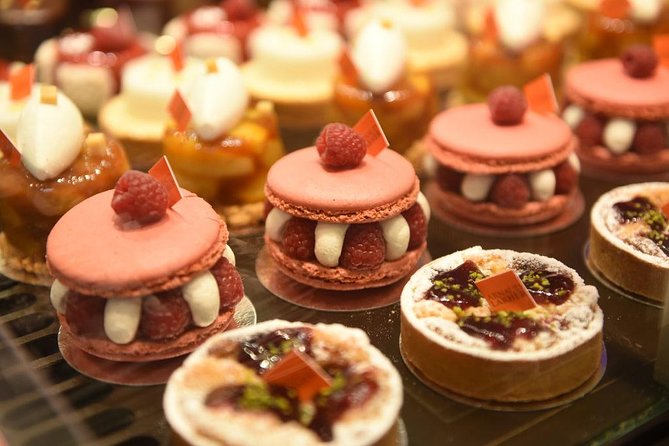 Saint Germain Des Pres: Guided Food Tour With Tastings, Wine  - Paris - Expertise of Tour Guides