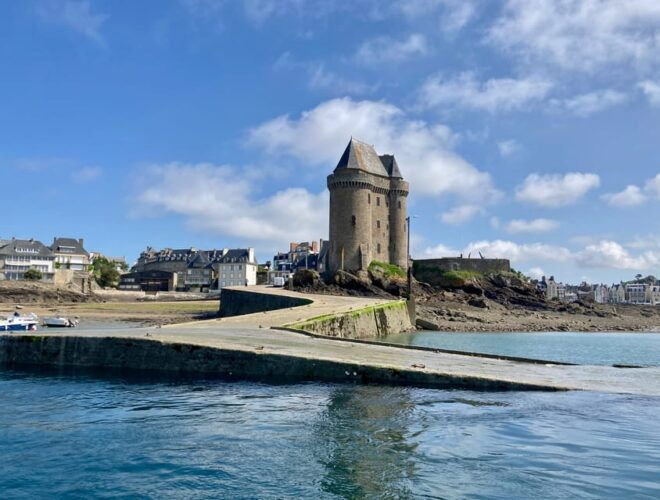 Saint-Malo: Emerald Coast Boat Trip With Guide - Participant Restrictions