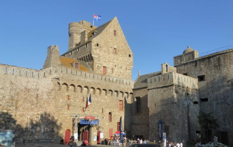 Saint-Malo: Outdoor Escape Game - in the Wake of the Corsair - Participant Requirements