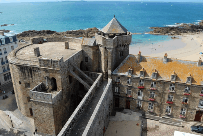 Saint-Malo: Private Guided Tour of the Historic Walled City - Customer Experiences and Feedback