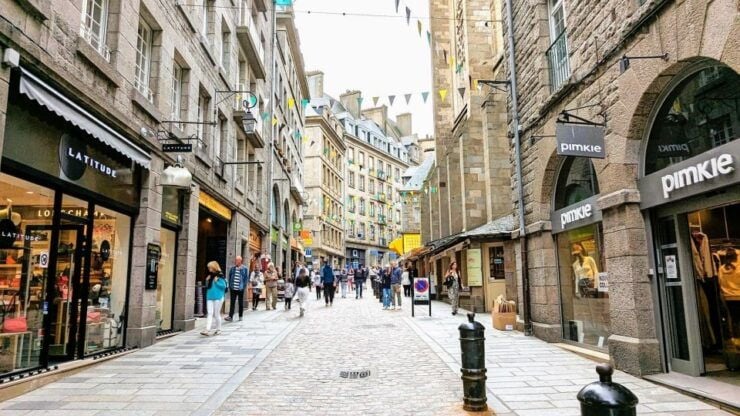 Saint Malo: Self-Guided Walk Through the Historic Old Town - Experience