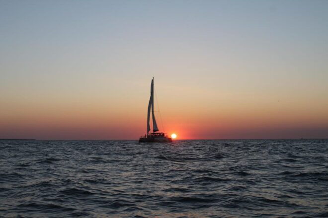 Saint-Martin-De-Ré: Sunset Catamaran Cruise (2 Hours) - Tips for a Great Experience