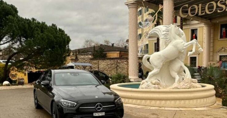 Saint Moritz: Zürich Airport to St. Moritz Day Trip and Back - Chauffeur Expertise and Safety Measures