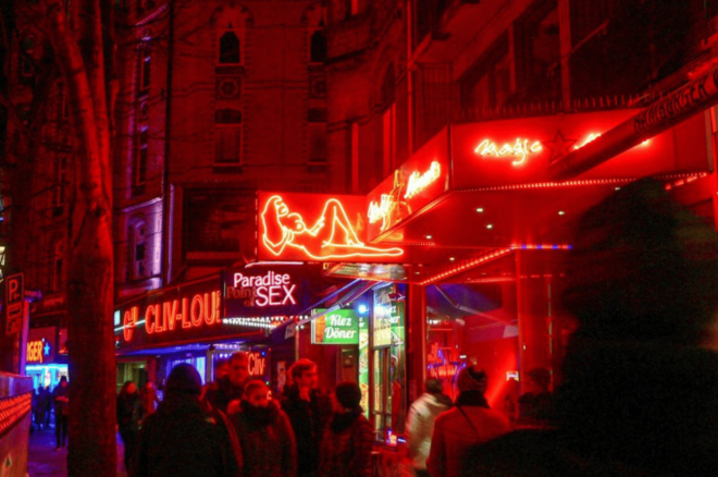 Saint Pauli Quickie the Short and Sexy Tour in Hamburg - Nightlife Experience on Große Freiheit