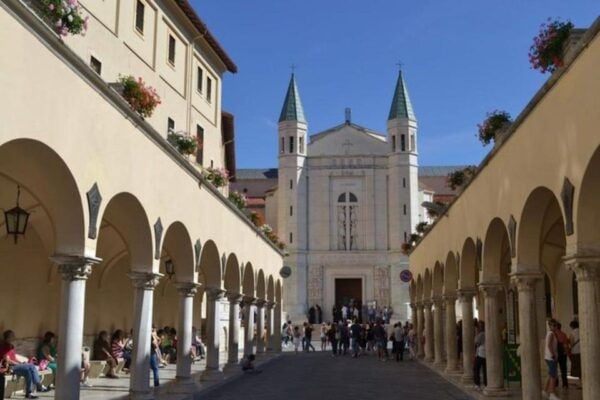 Saint Rita of Cascia and Her Birthplace Roccaporena Tour - Saint Ritas Miracles