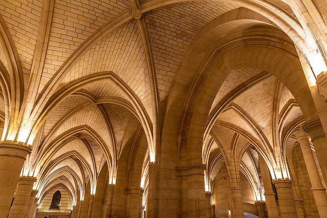 Sainte Chapelle and Conciergerie Private Walking Tour - Tour Highlights