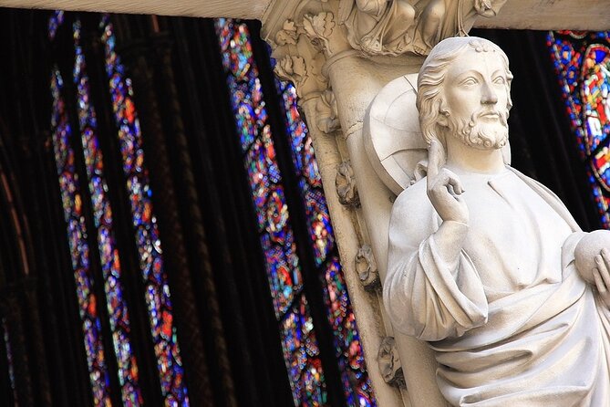 Sainte Chapelle and Conciergerie Private Walking Tour - About the Tour Guide