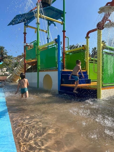 Sainte-Maxime: Aqualand Water Park Entry Ticket - Amenities and Services Offered