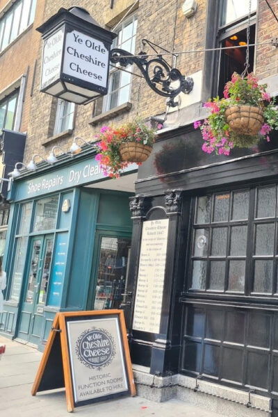 Saints & Sinners Walks by Sams Walks - Architectural Blend