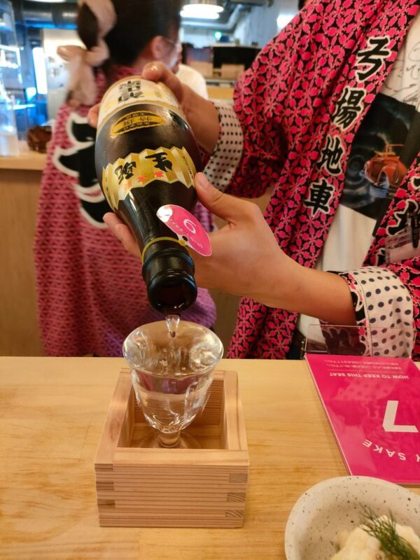 Sake brewery walking tour in Nada, home to Japans No. 1 sake district (Kobe) - What the guide adds, and where the pace can pinch