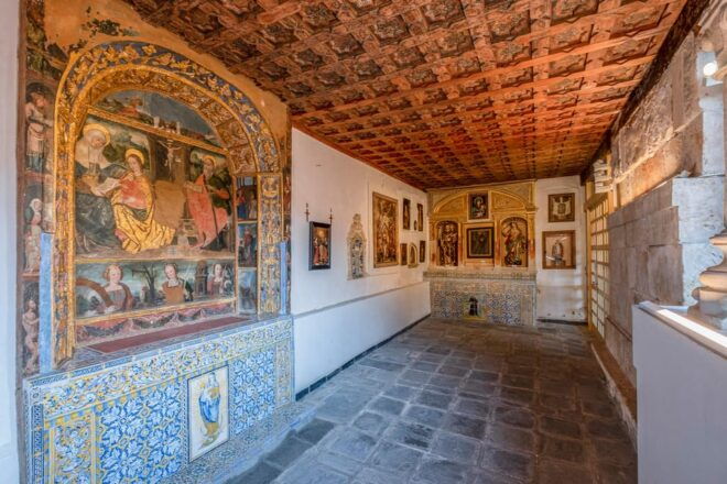 Salamanca: Convent of Las Claras With Free Audioguide - Accessibility and Language Options