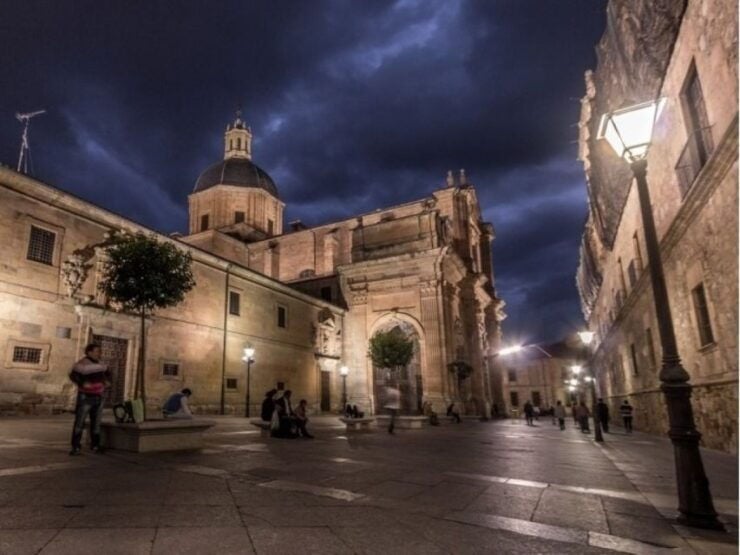 Salamanca: Evening Sightseeing Walking Tour - Tour Details