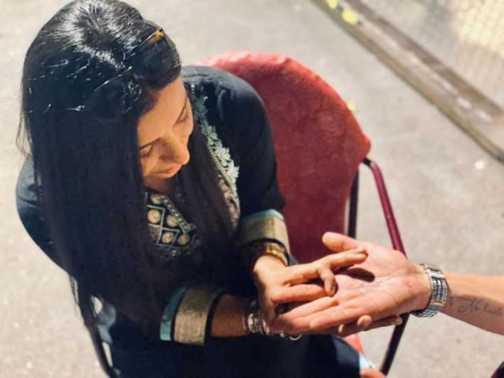 Salamanca: Palmistry, Come and Discover Your Path in Your Hands - Good To Know