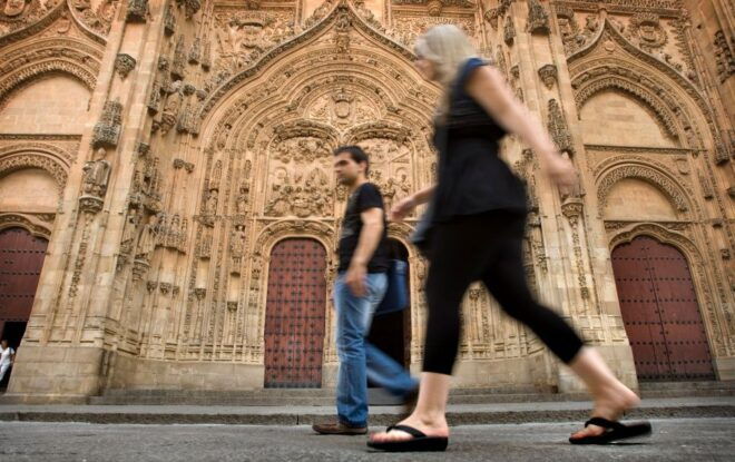 Salamanca Sightseeing Walking Tour With Local Guide. - Inclusions