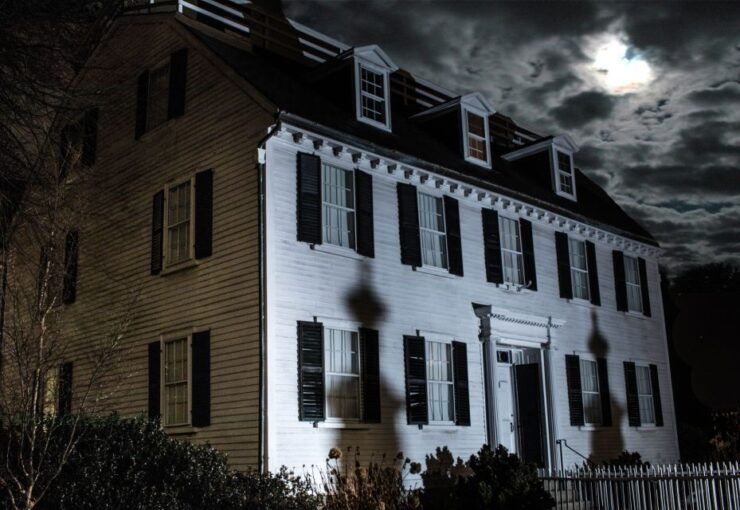 Salem: Ghosts, Witches, & Warlocks Guided Walking Tour - Booking Details