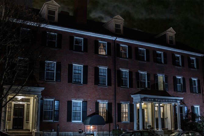 Salem Ghosts: Witches, Warlocks, & Hauntings - Traveler Photos of Salems Spooky Atmosphere