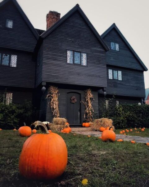 Salem, MA: Mysteries & Murder Guided Walking Tour - The Sum Up