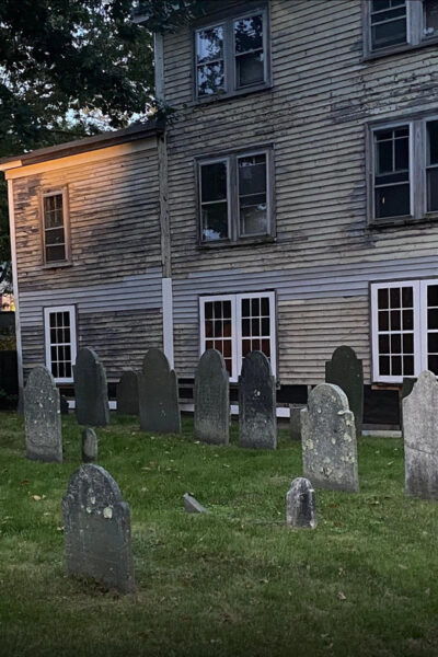 Salem, MA: Specters & Apparitions: a Ghost Hunting Tour - Visiting the Howard Street Cemetery