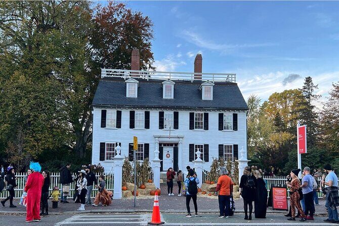 Salem Movie Magic Tour: Hocus Pocus and Bewitched locations - Good To Know