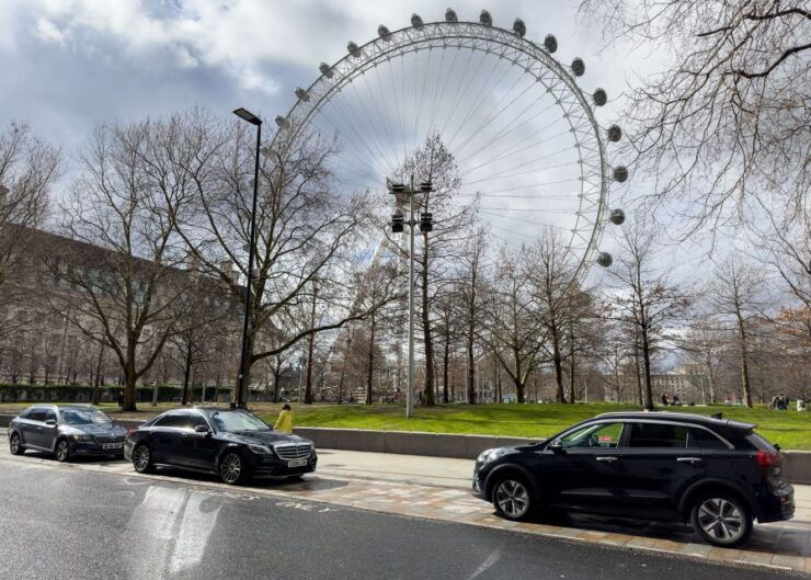 Saloon Gatwick Airport to Central London Transfer - Booking Details and Flexibility