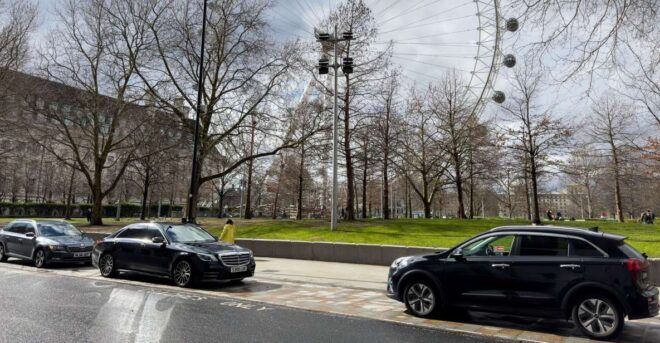 Saloon Gatwick Airport to Central London Transfer - Highlights of the Transfer