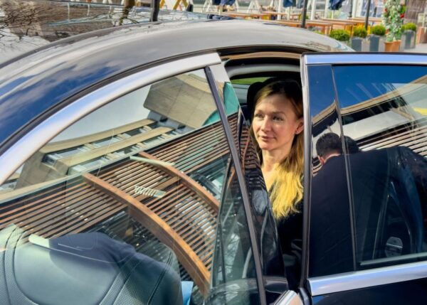 Saloon Gatwick Airport to Central London Transfer - Luggage Capacity