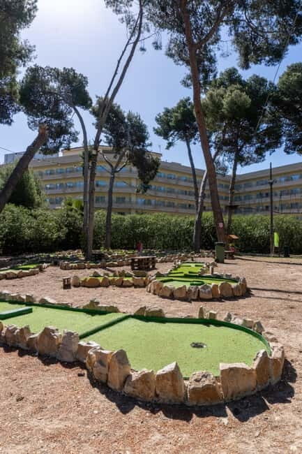 Salou: Minigolf Pass with Gear - Who Will Enjoy This?