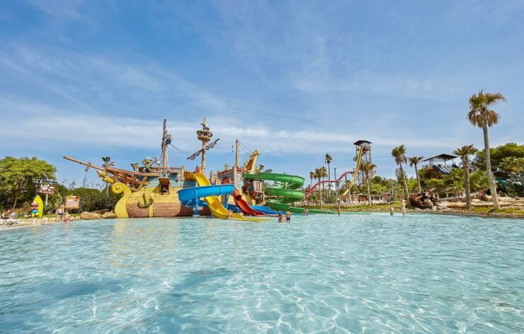Salou: PortAventura Caribe Aquatic Park 1-Day Ticket - Park Experience