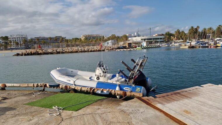 Salou: Sunset on Boat - Safety and Amenities