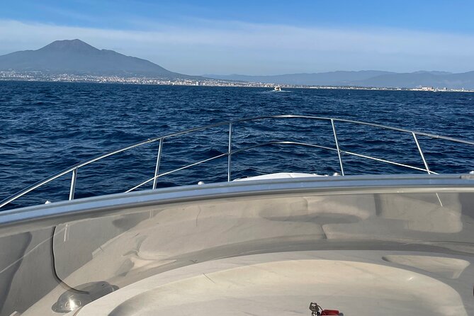 Salpa Laver Boat Rental 31.50 (10 M) - Opening Hours