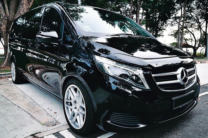 Salzburg Airport Transfers : Salzburg to Salzburg Airport SZG in Luxury Van - Meeting Points
