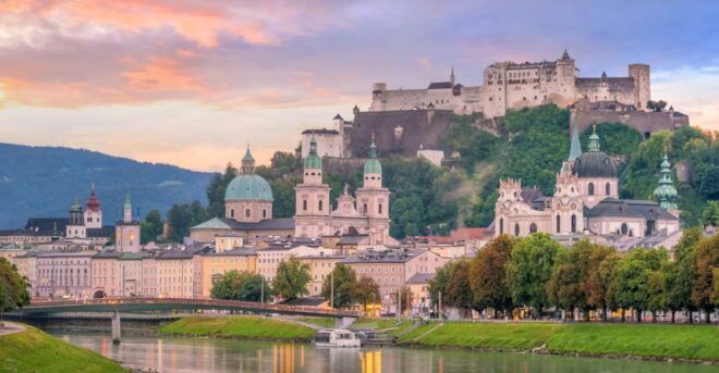 Salzburg: Christmas Market Magic With a Local - Unveiling the History of Salzburgs Christmas Markets