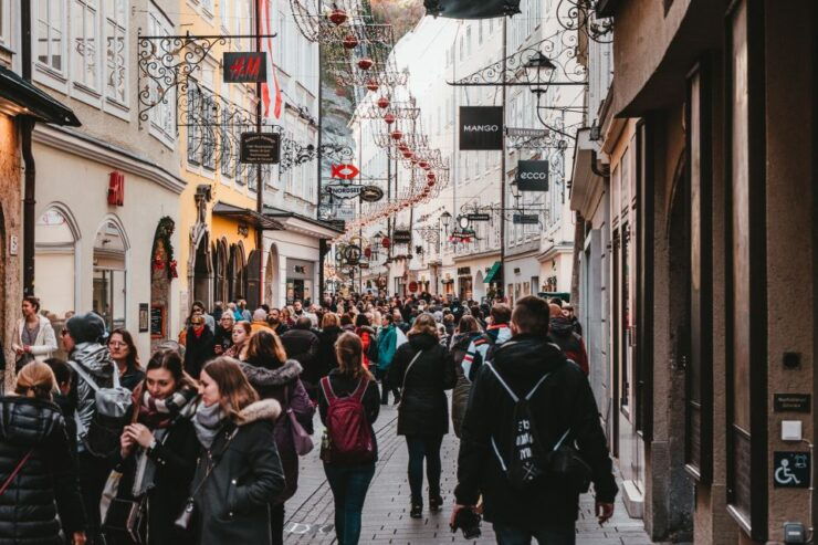 Salzburg: Express Walking Tour With a Local - Booking Details