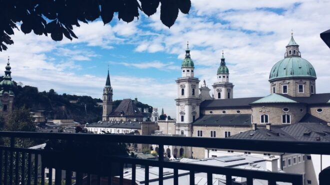 Salzburg: Guided City Walking Tour With a Local - Benefits of a Local Guide