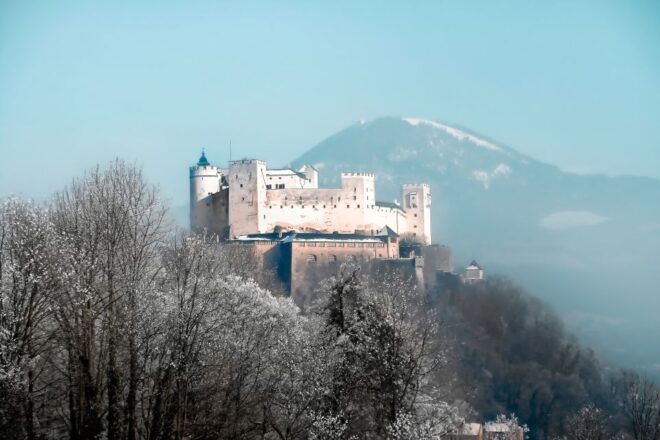 Salzburg: Guided City Walking Tour With a Local - Booking and Meeting Information