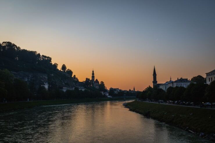 Salzburg: Interactive Puzzle and City Exploration Tour - Experience