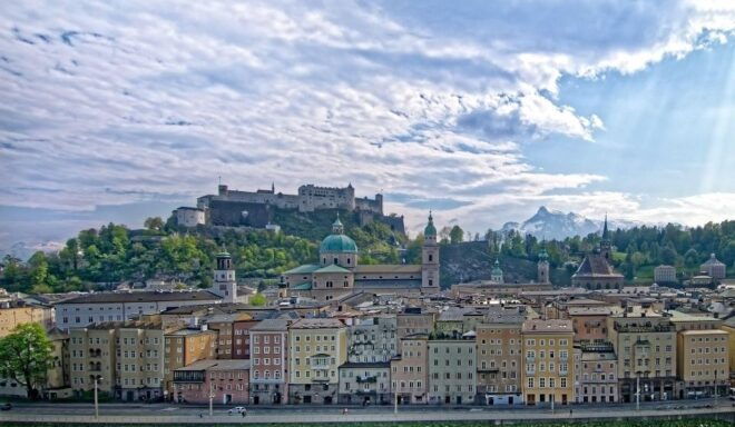 Salzburg Private Walking Tour - Discovering Getreidegasse