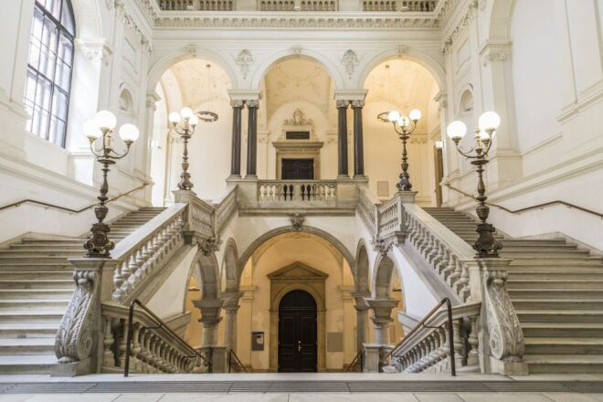 Salzburg: Vienna Full Day Private Tour With Transport - Transportation and Logistics